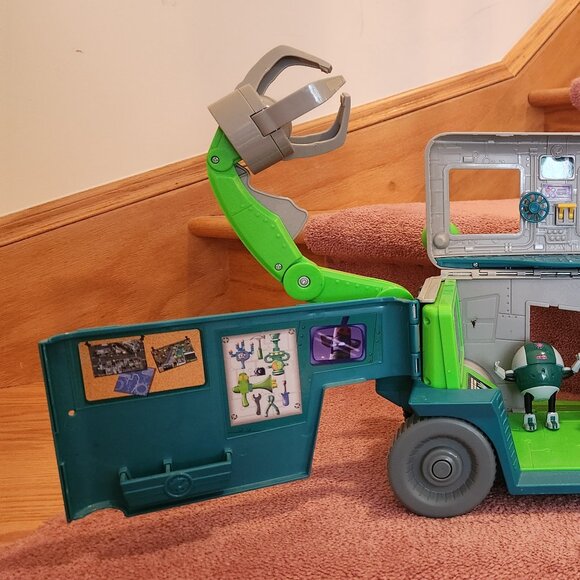 PJ Masks Romeo's Lab Playset - Picture 5 of 6